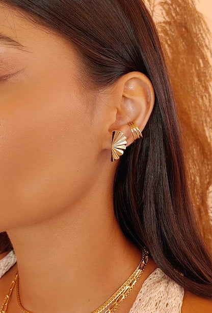 ELEGANT FAN-SHAPED EARRINGS