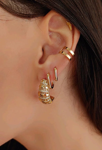 CUTOUT HOOP ZIRCONIA EARRINGS