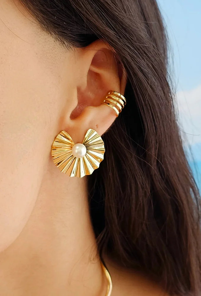 FAN-SHAPED EARRINGS