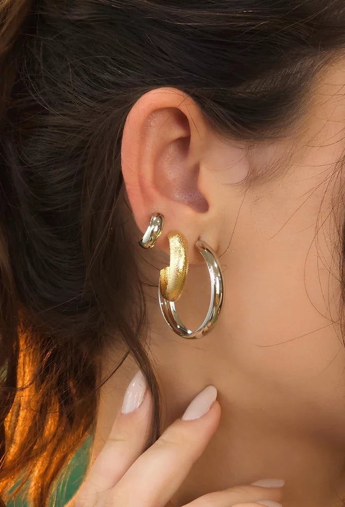 CLASSIC HOOP EARRINGS