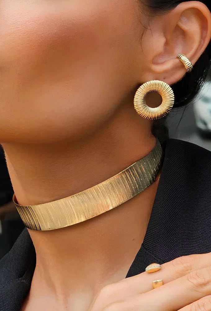 MODERN BRUSHED CHOKER