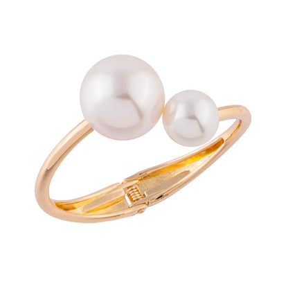Smooth Gold Bracelet with Large and Small Pearls