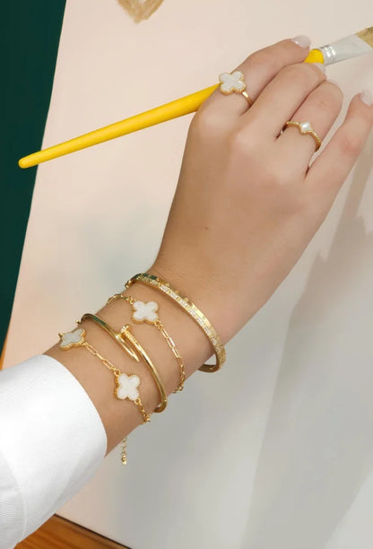 ENEMEL CLOVER BRACELET