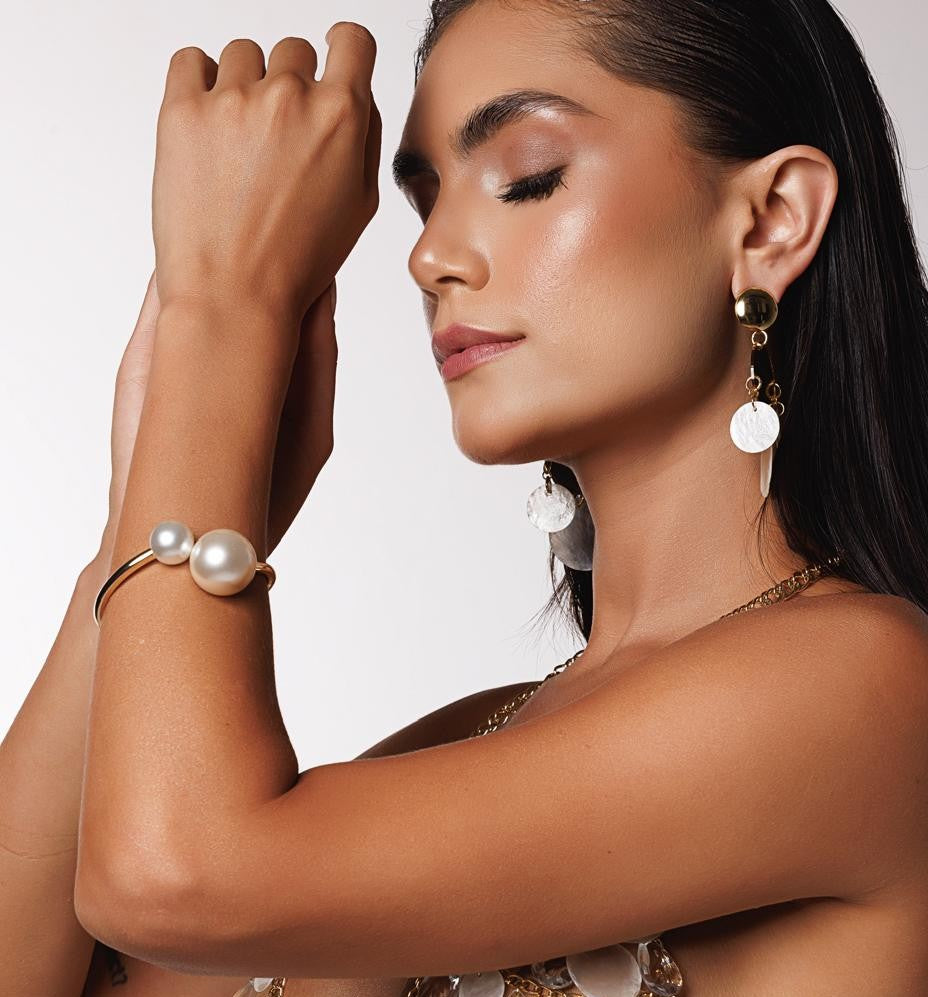 Smooth Gold Bracelet with Large and Small Pearls